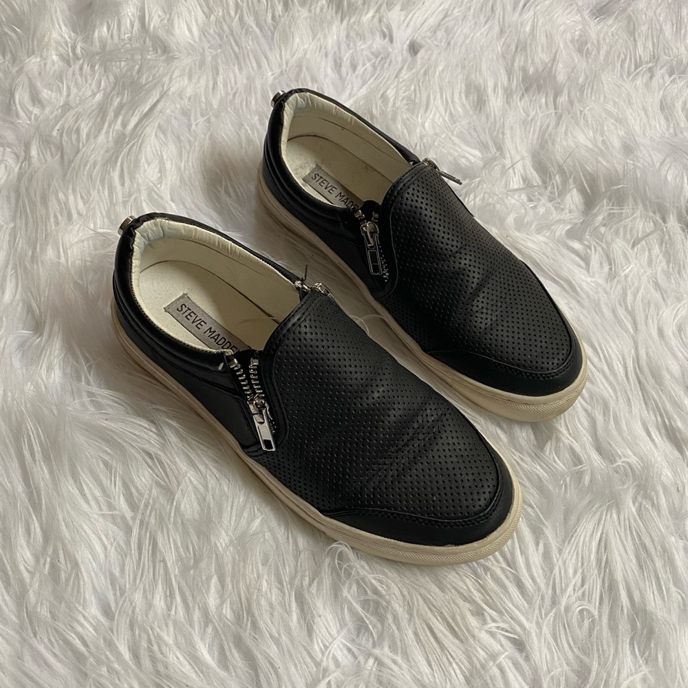 Steve Madden Elias Slip On Shoe with Zippers